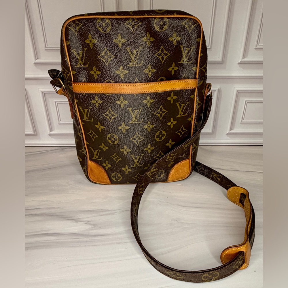 Louis Vuitton Monogram Danube MM Crossbody Bag | Vintage | Full Inclusion | COA - Picture 3 of 14
